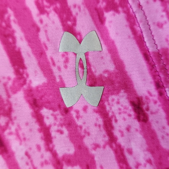 Gorgeous Pink Patterned Under Armour Tshirt - Picture 3 of 4